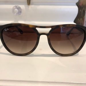 Ray Ban Sunglasses style 4170 Tortoise Shell